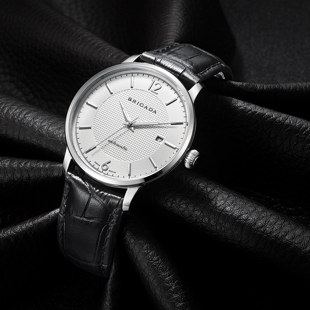 夜光指针石英男表精钢表带镂空透底石英防水男手表定制